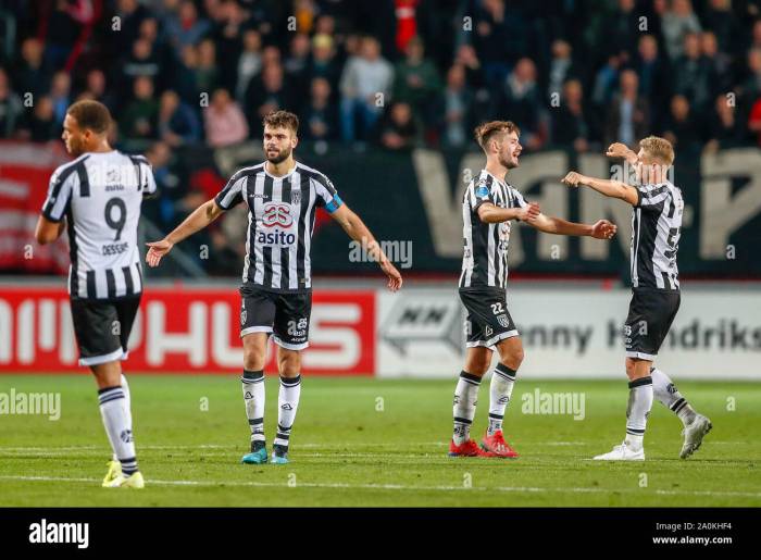 PADANG MEDIA - Hasil FC Twente vs Heracles: Sorotan Penting Liga Belanda